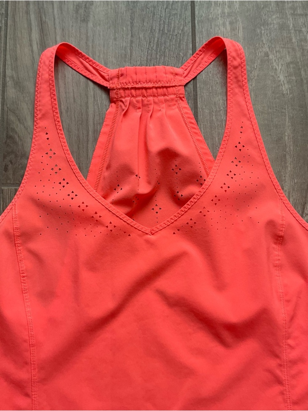 Lululemon In A Flash Singlet - Picture 5 of 9
